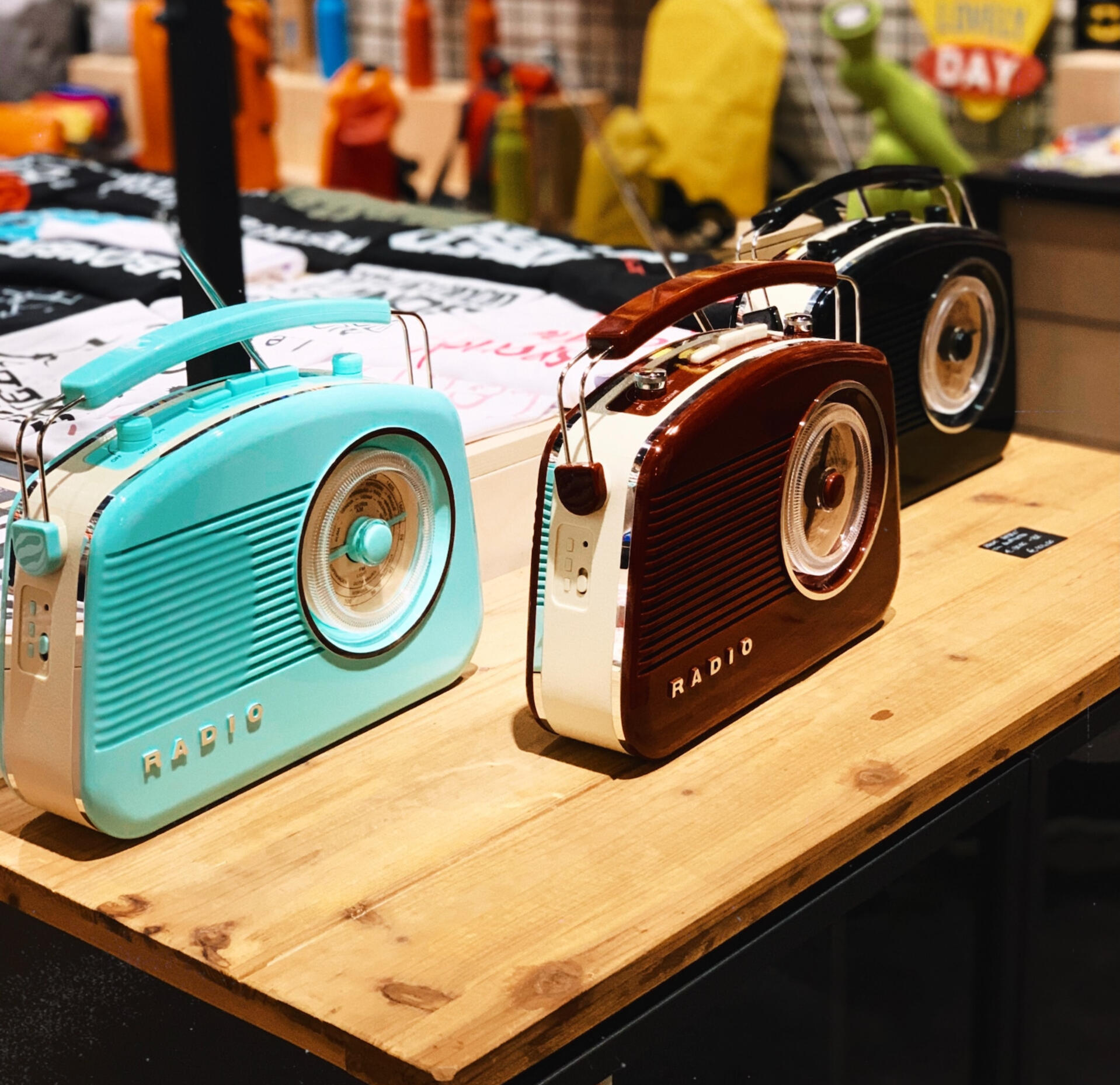 THE BEAR CHLW 93.1 BARRIERE, BC RADIO STATION